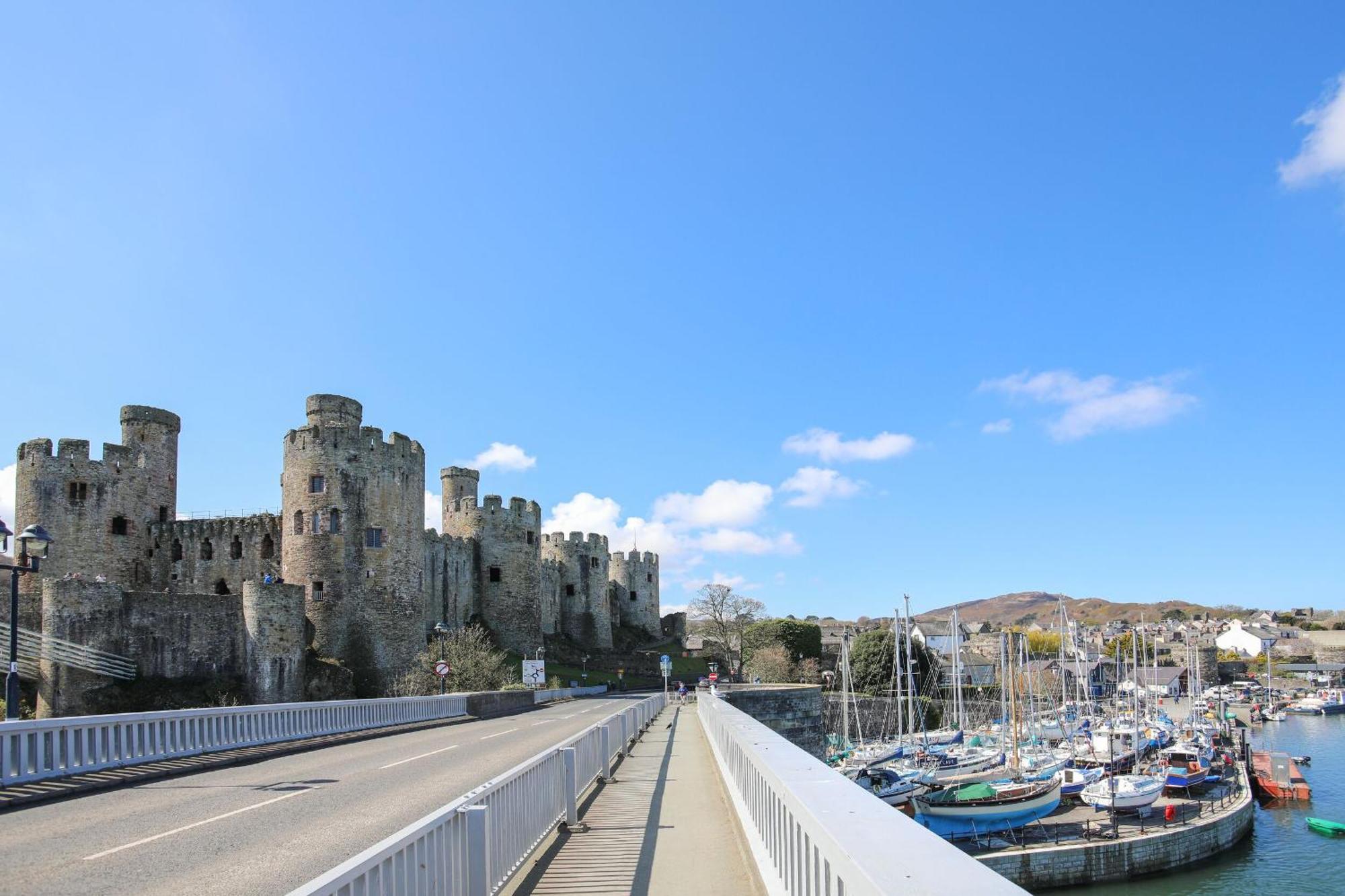 Villa 3 Trem Afon Llansanffraid Glan Conwy Esterno foto